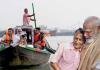 प्रधानमंत्री को गंगा में नाव की सैर कराकर नाविक गौरांग हुए बहुत इम्प्रेस 