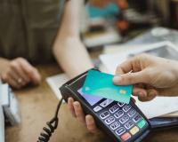 रिजर्व बैंक ऑफ इंडिया ने अब क्रेडिट कार्ड से जुड़े अहम नियमों में किया बड़ा बदलाव