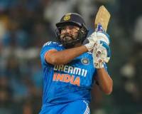 रोहित एकदिवसीय में सबसे अधिक 329 छक्के लगाने वाले खिलाड़ी बन गये