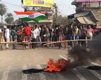 बेलडांगा में दंगे, स्टेशन के पास तोड़फोड़, ट्रेनों में रुकावट, नेशनल हाईवे जाम