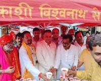 रामनवमी के सुभावसर पर राम मंदिर के सम्मुख शीतल जल एवं शरबत का निःशुल्क वितरण