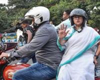 चुनाव आयोग ने बंगाल में दोपहिया वाहनों पर लगाया बैन