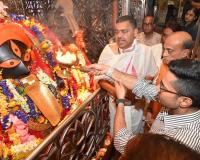 अभिषेक बनर्जी ने कालीघाट मंदिर में पूजा की
