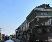 असम में भीषण ट्रेन हादसा