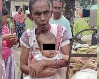 अपने नाती के साथ ट्रेन का इंतज़ार कर रही बुज़ुर्ग महिला को 'बच्चा चोर' कहकर पीटा गया