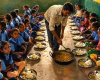 स्कूल खुद मिड-डे मील के लिए हफ़्ते में दो बार अंडे उपलब्ध कराएंगे 
