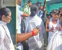 हालीशहर में ममता बनर्जी को करना पड़ा विरोध का सामना