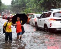  लगातार बारिश से अस्त-व्यस्त हुआ महानगर कोलकाता