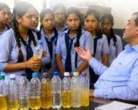 क्लासमेट्स पर लगा पेशाब मिला पानी पिलाने का आरोप