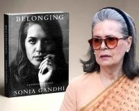सोनिया की किताब के पब्लिकेशन रद्द करने को लेकर राजनीतिक खींचतान शुरू