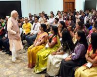 पीएम मोदी ने राष्ट्रीय शिक्षक पुरस्कार से सम्मानित शिक्षकों से की बातचीत 