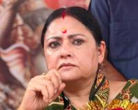 अस्थायी स्वास्थ्य कर्मचारियों के समूह ने चितपुर में मंत्री अग्निमित्रा के सामने किया विरोध-प्रदर्शन