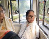 दिल्ली पुलिस ने धरना दे रहीं ममता बनर्जी को हिरासत में लिया