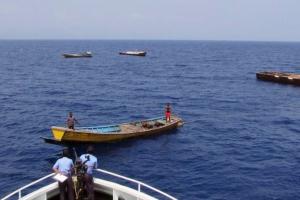 अंतरराष्ट्रीय जल सीमा का उल्लंघन करने पर 2 बांग्लादेशी ट्रॉलर पकड़े गए