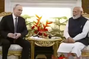 मोदी व पुतिन ने की मुलाकात