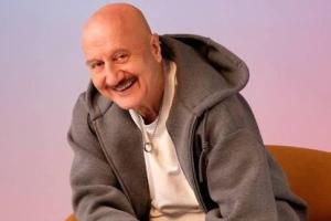  अनुपम खेर ने दिल्ली के कलाकारों को अपने सपने बिना भय के जीने का नया मौका दिया 