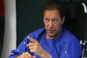 इमरान खान की मदद के लिए आगे आए कपिल-गावस्कर