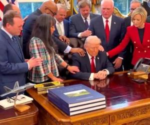 ओवल ऑफिस में प्रार्थना सभा