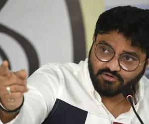 पत्रकार के 'प्लेइंग इलेवन' वाले सवाल पर आग बबूला हुए बाबुल सुप्रियो